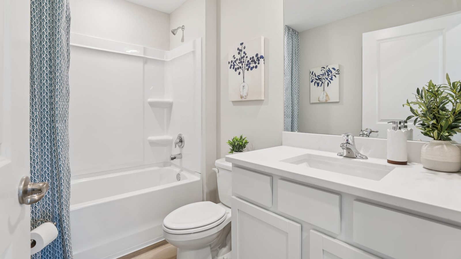 Lakeside plan — new D.R. Horton home in Emerson Pointe