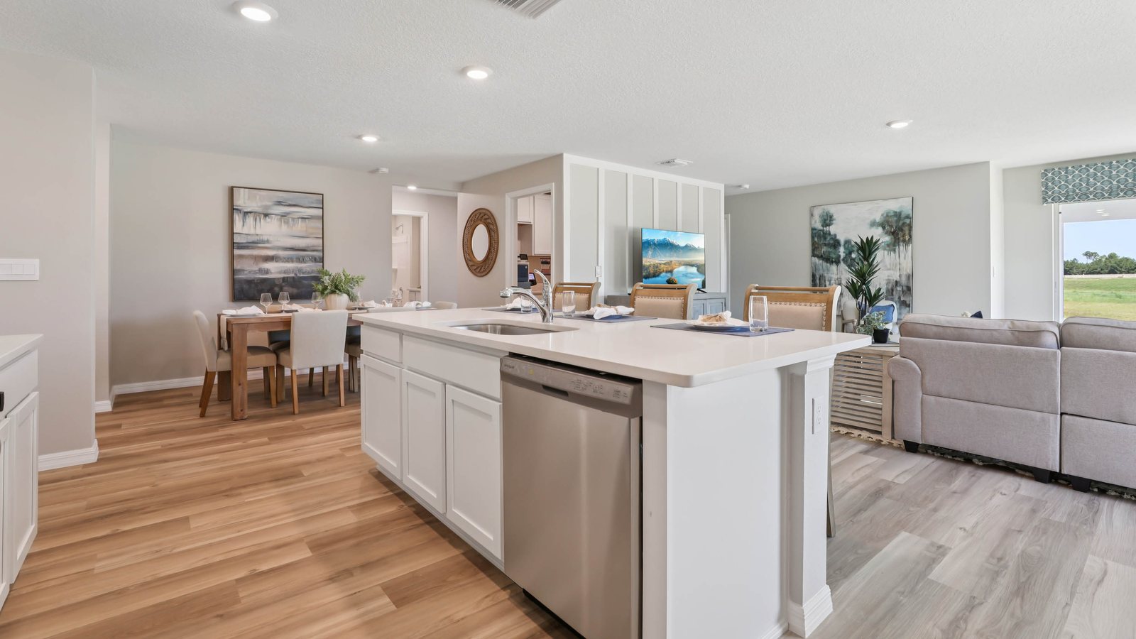 Lakeside plan — new D.R. Horton home in Triumph