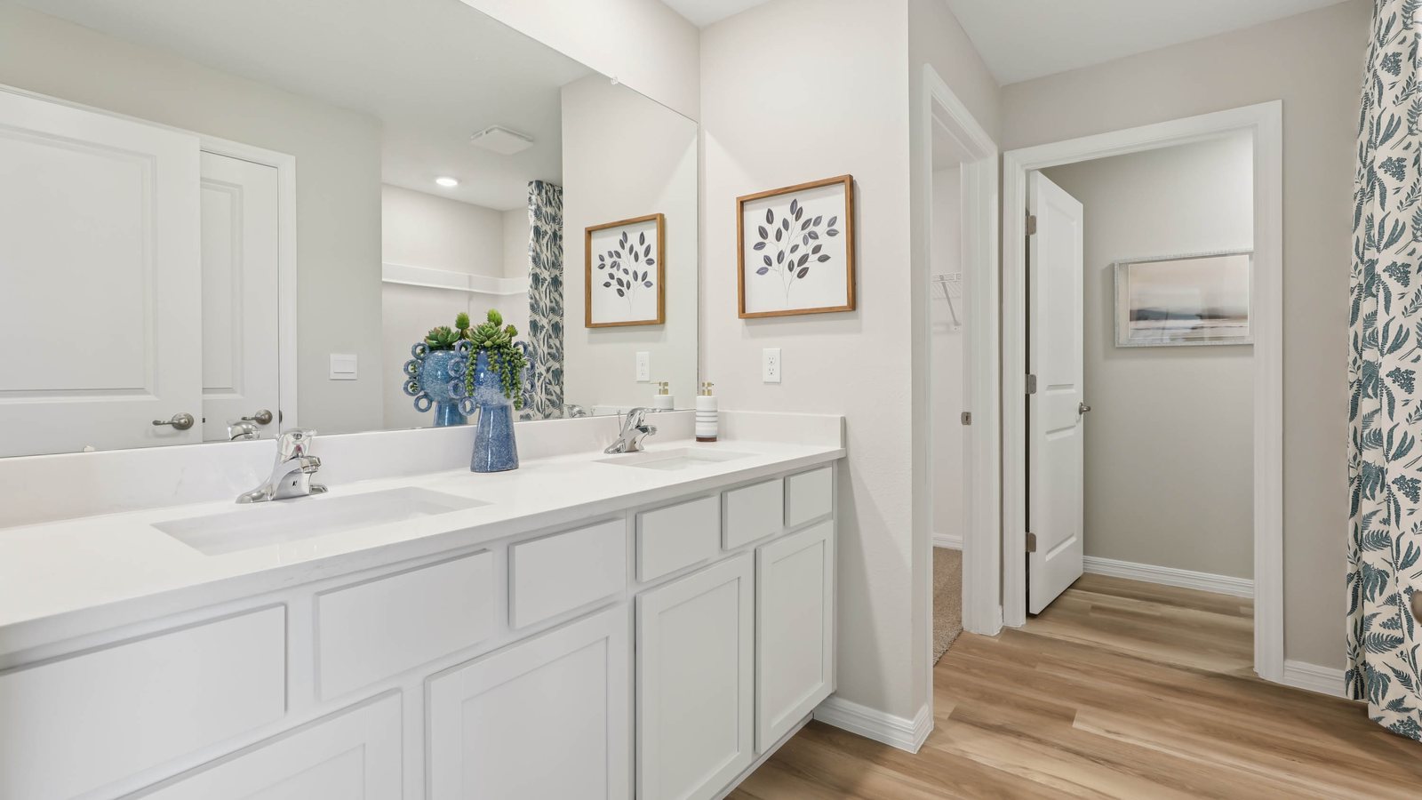 Lakeside plan — new D.R. Horton home in Sandal Key