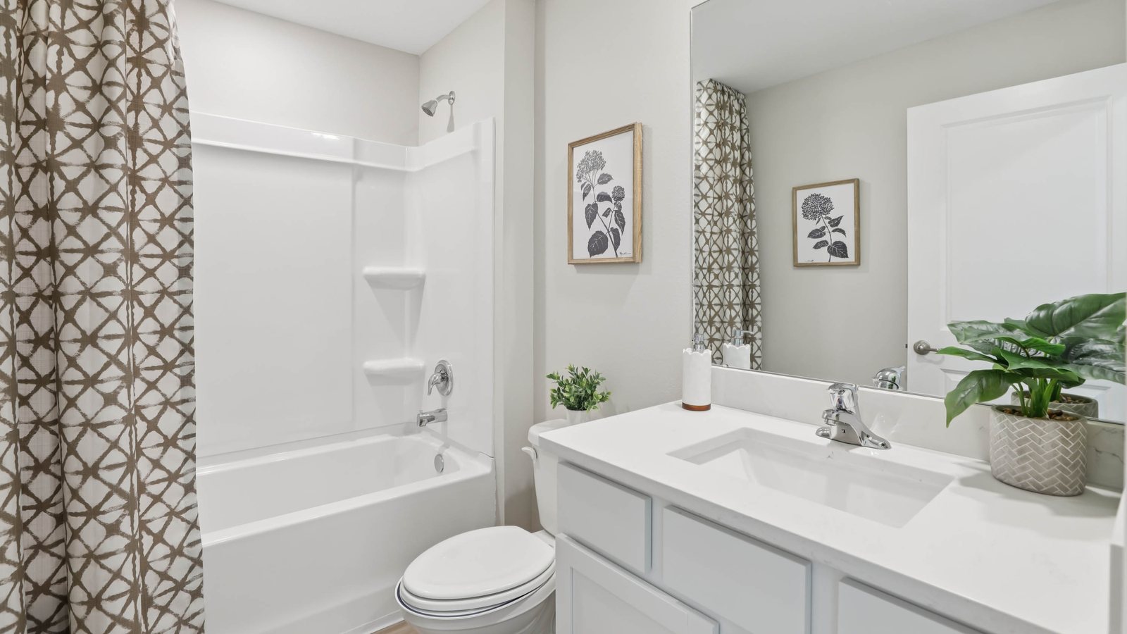 Lakeside plan — new D.R. Horton home in Sandal Key